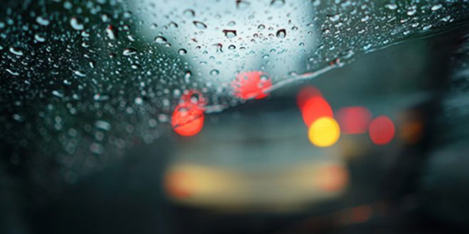 Consejos para manejar con lluvia intensa